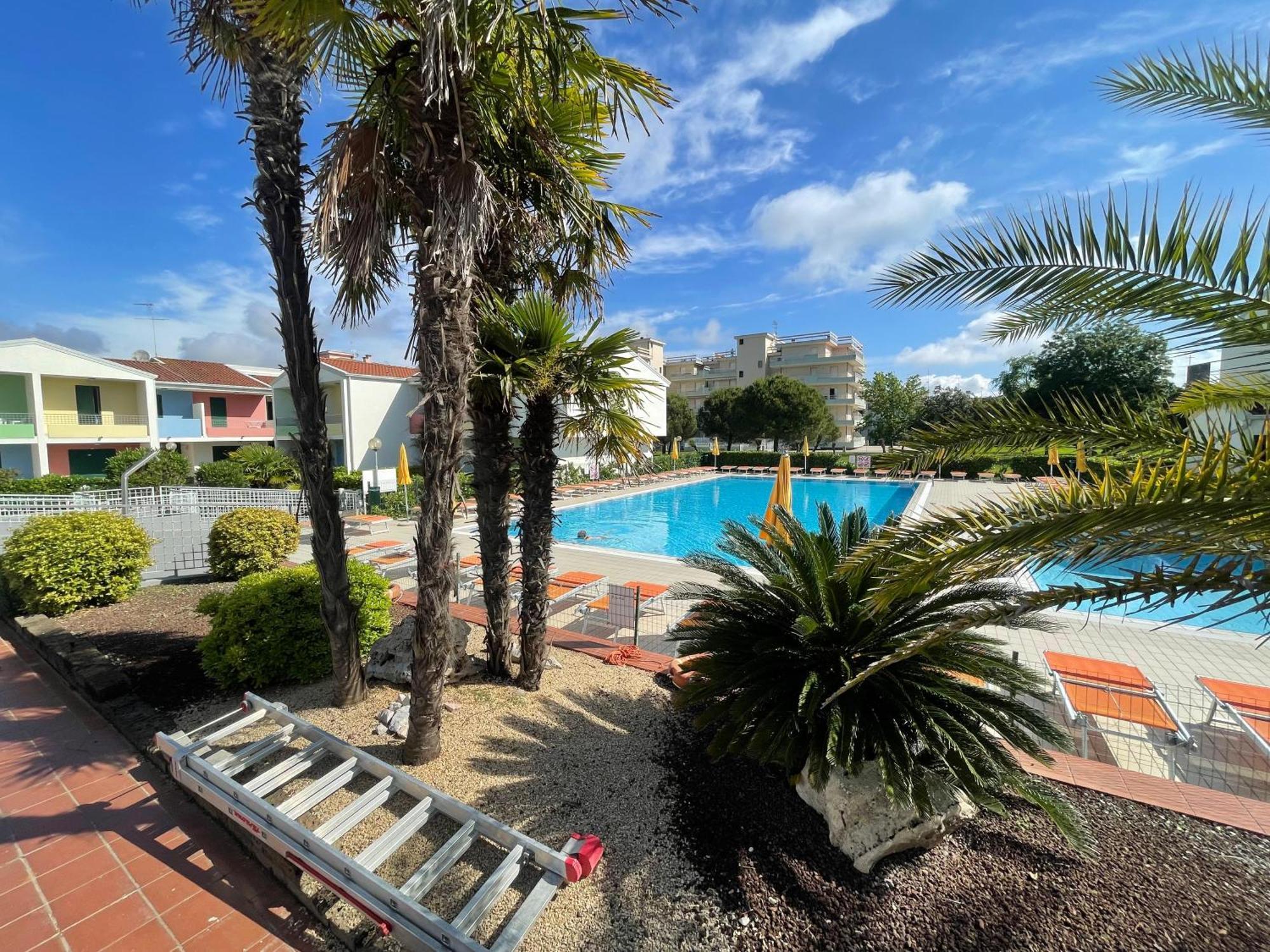 Villaggio Luna Swimmingpool- Agenzia Cocal Caorle Exterior photo